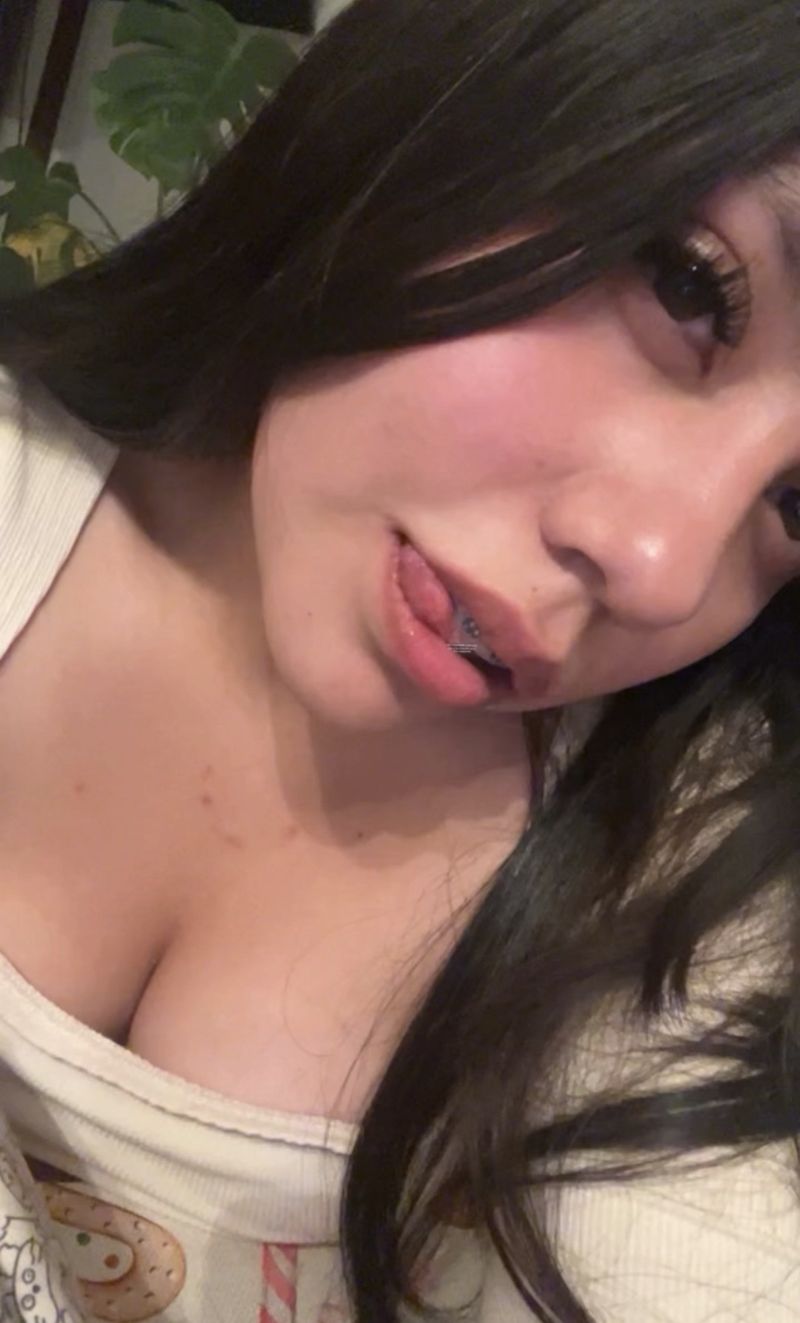 Sarah, 18