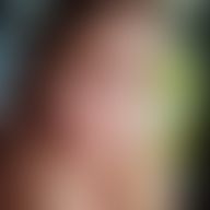 Mia, 25