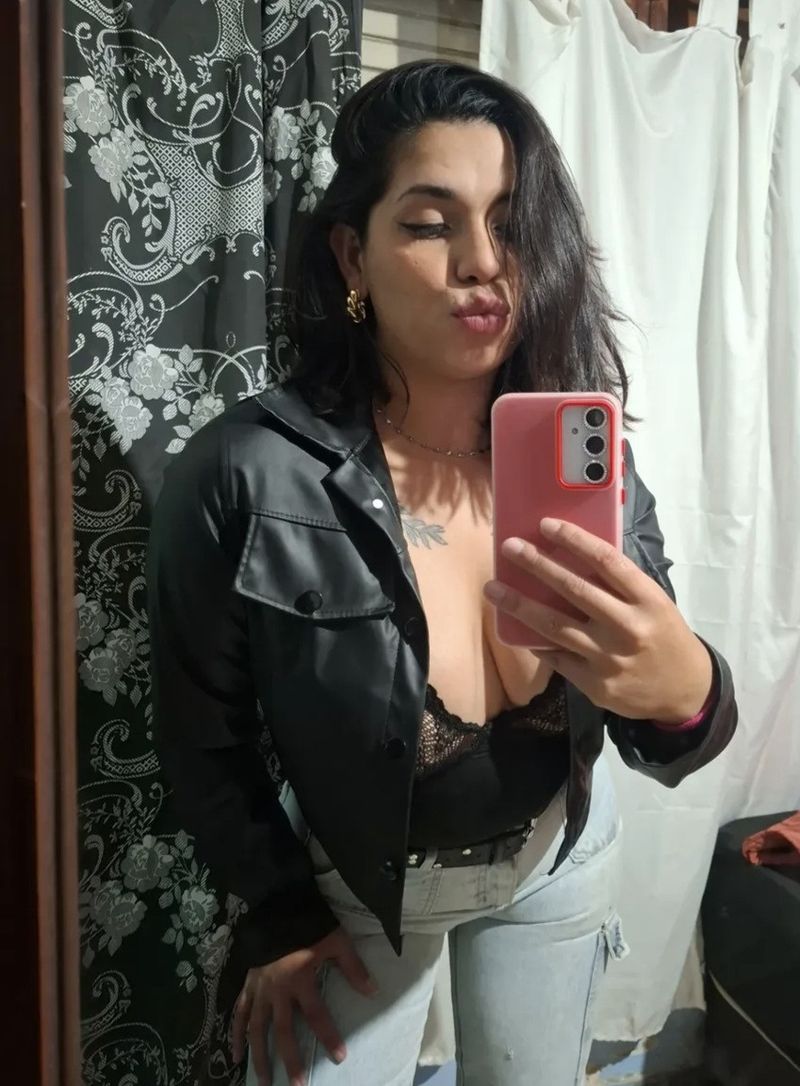Jesica, 35