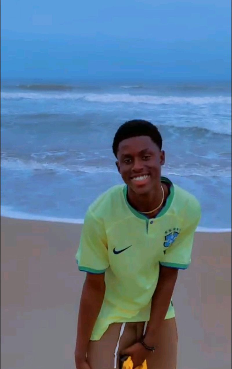 Felix, 22