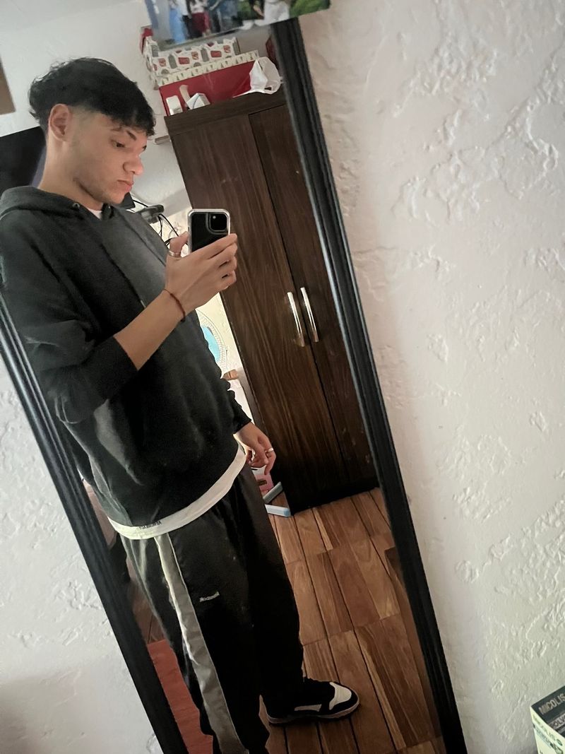 Ezequiel Aguirre, 20