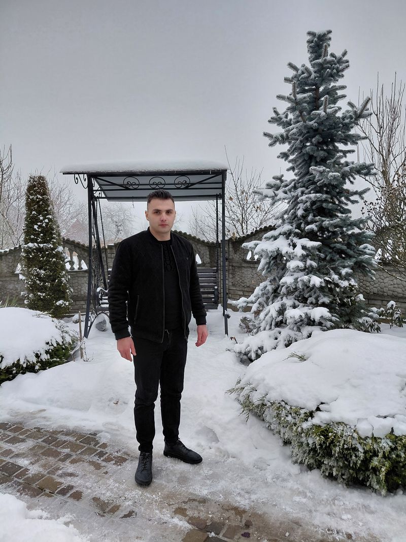 Даніель, 23