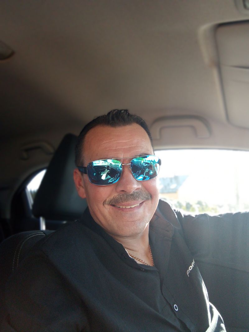 Tomasz, 52