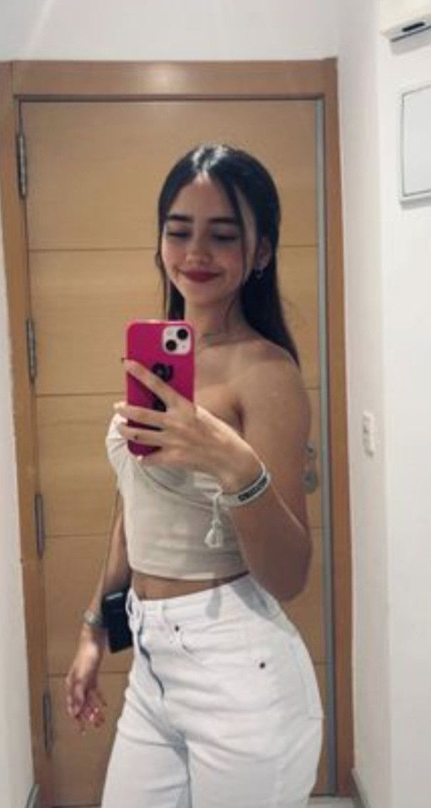 Alejandra, 26