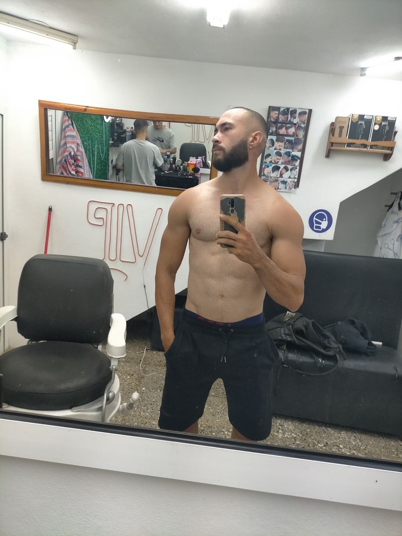 Guillermo, 34