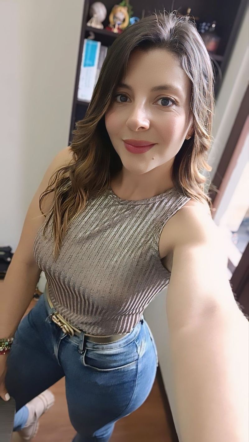 Lorena Herrera, 27