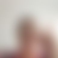 Juliana, 48