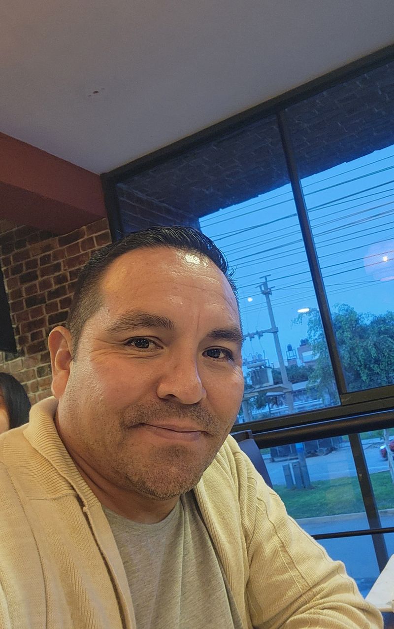 Karlos, 44