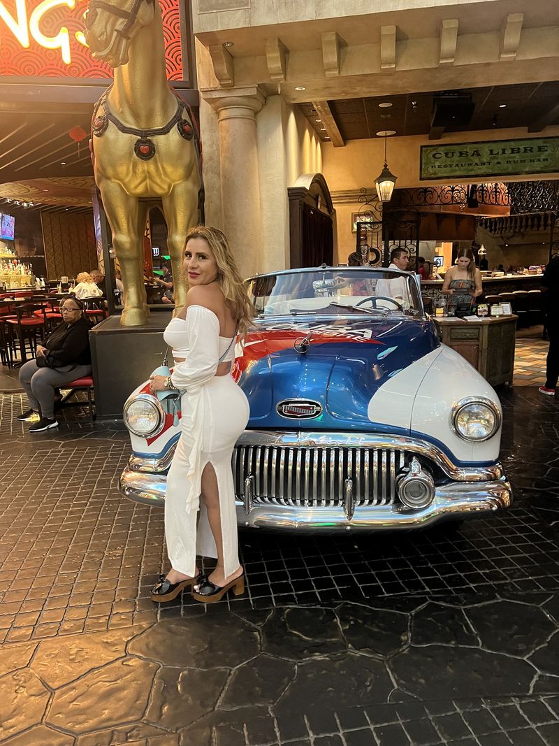 Claudia, 50
