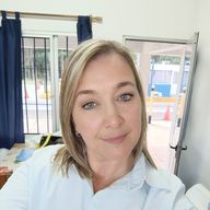 Alicia, 48
