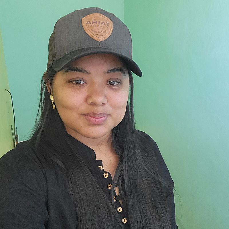 Karla, 34