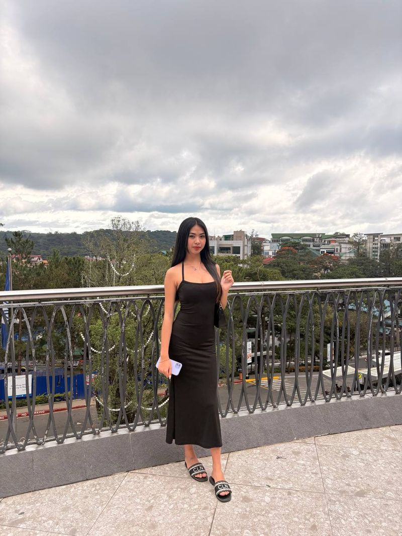 Amara, 25