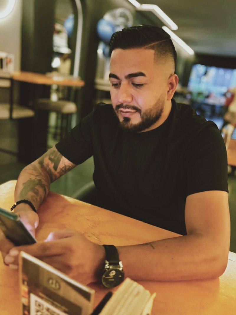 Luis Fernando, 39