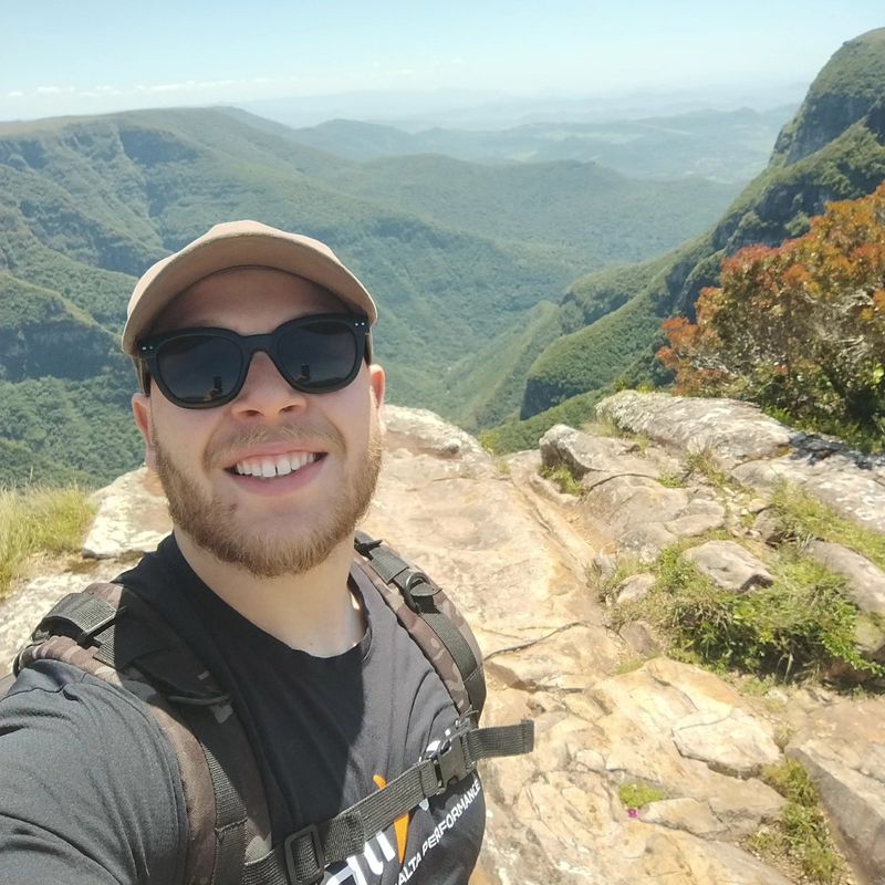 Lucas, 25