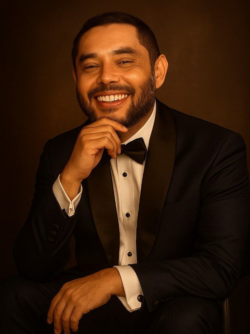 Marcos, 42