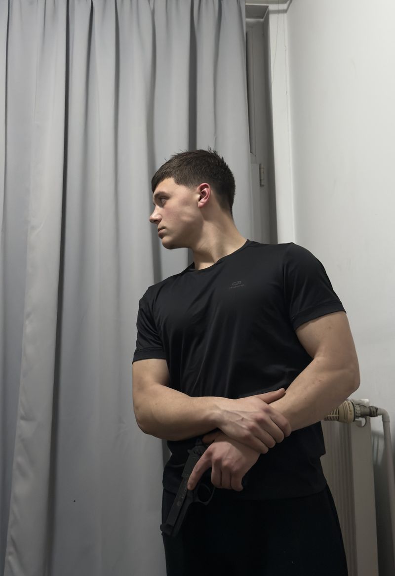 Андрей, 18