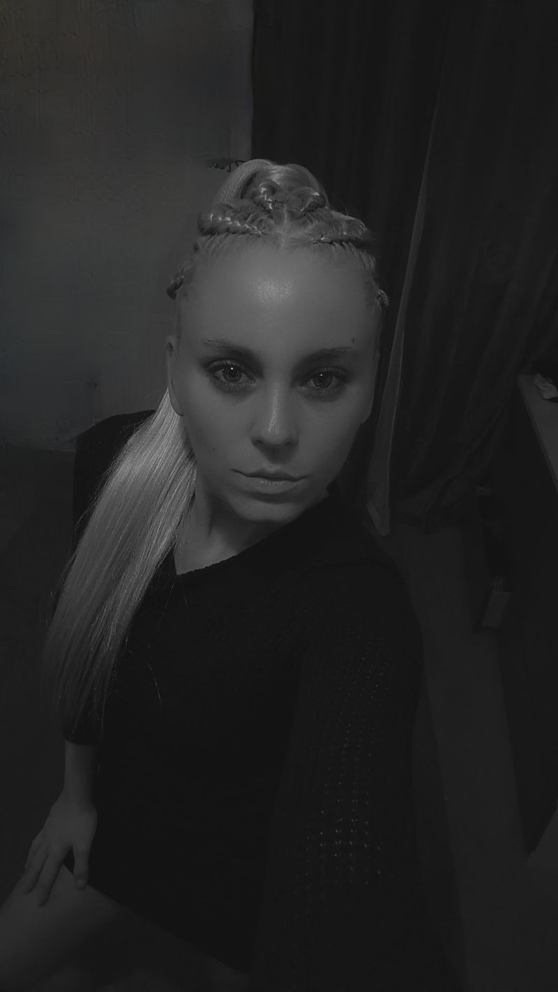 Ewelina, 36