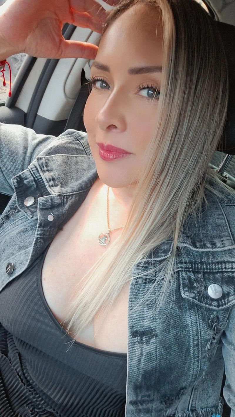 Amorales, 41