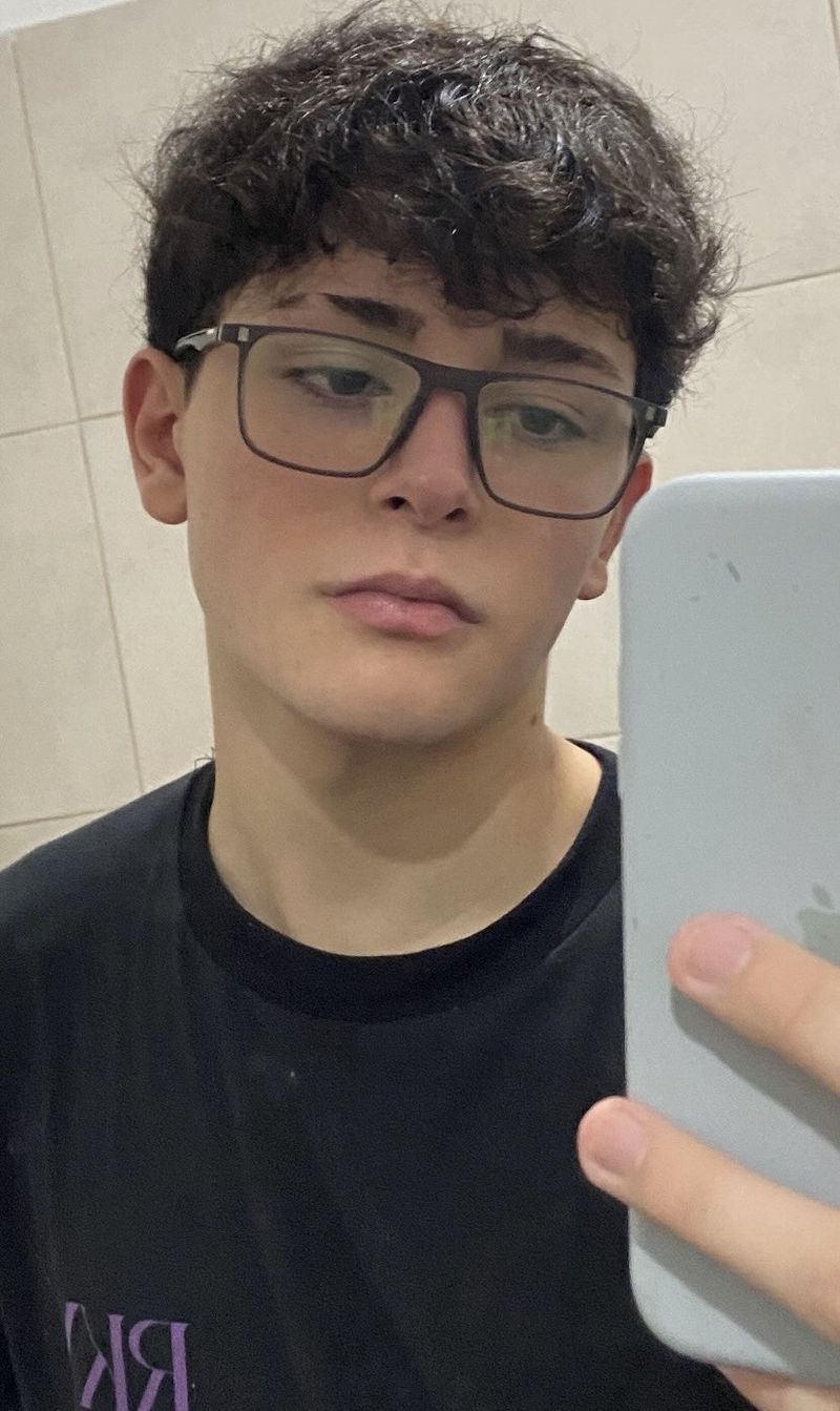 Ian, 18