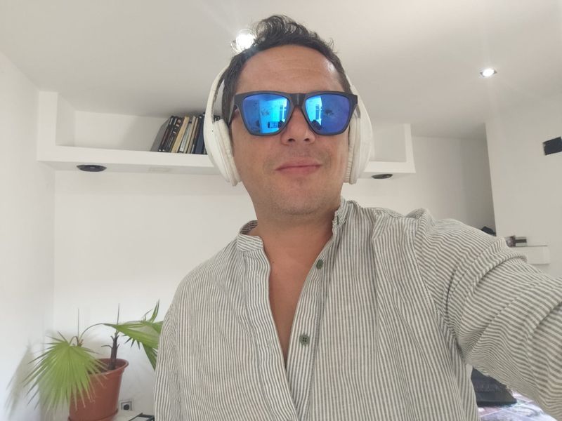 Helder, 44