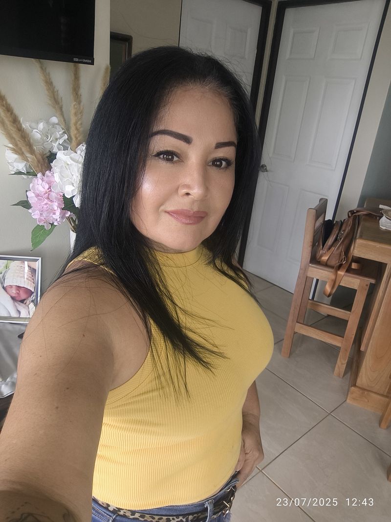 Rocío, 47