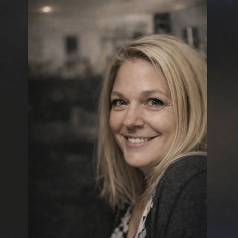 Sara, 46