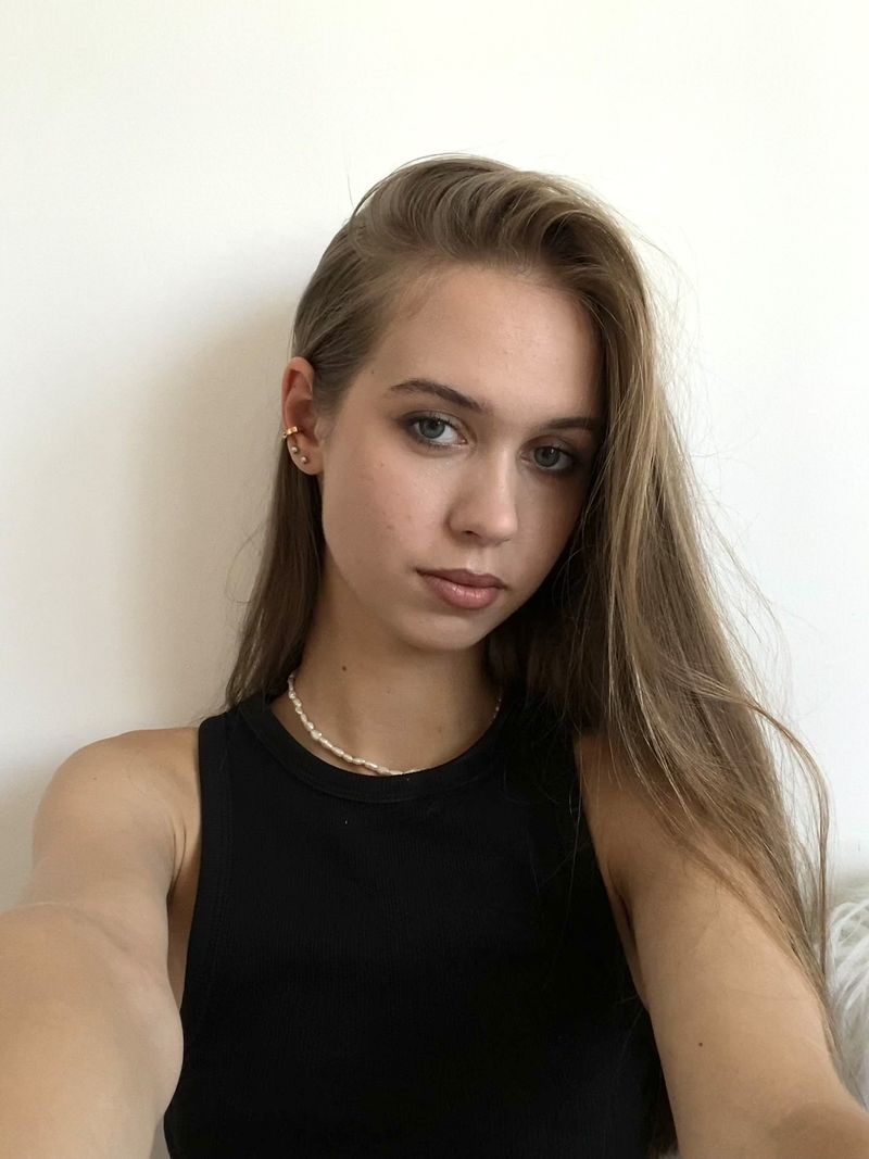 Roni, 21