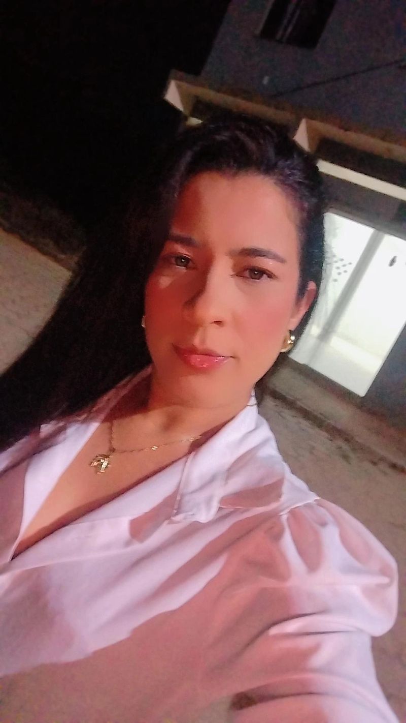 Cris, 38