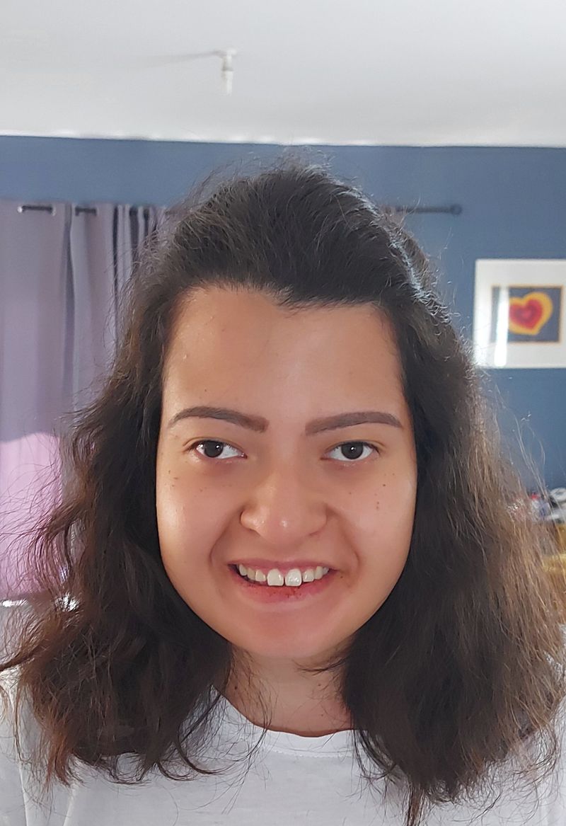 Nesrin, 23