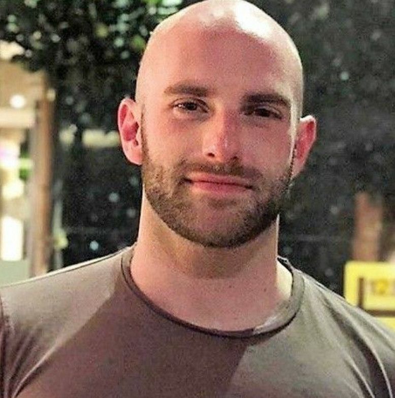 Eddie, 39