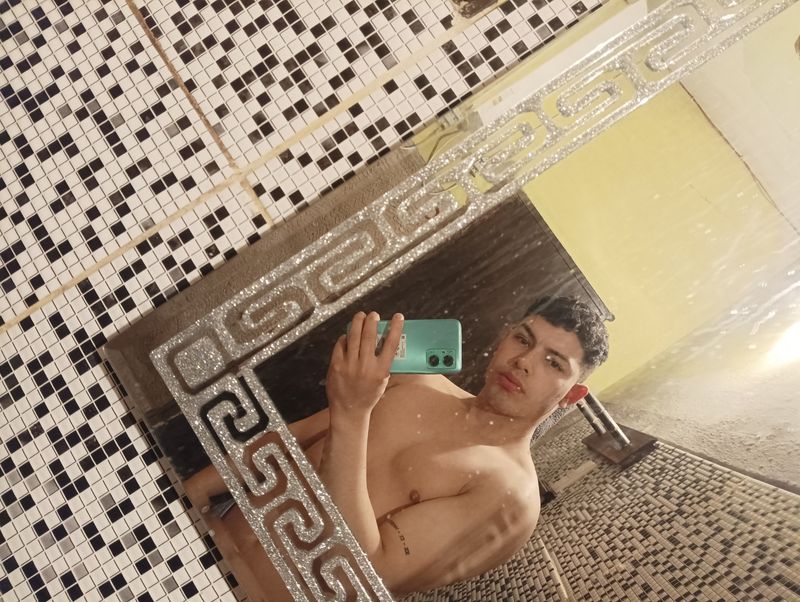 Esteban, 22