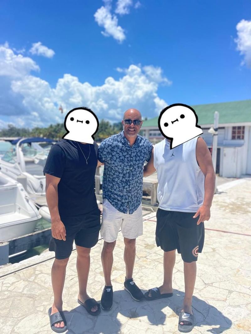 Antonio, 42