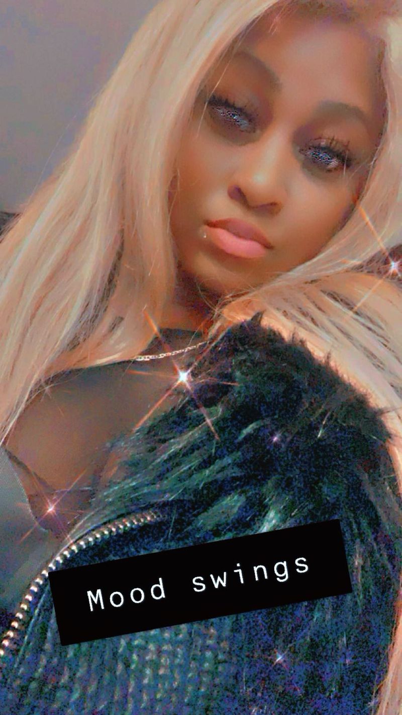 Lola, 34