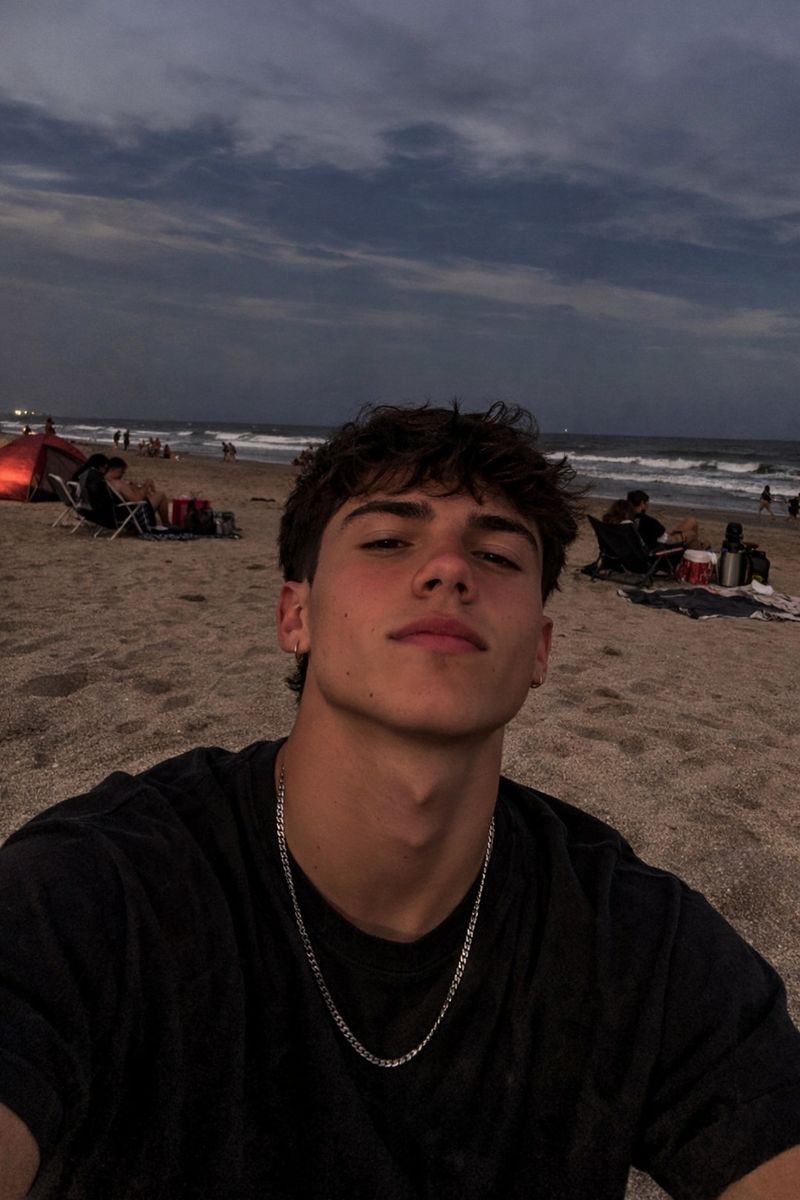 Pedro, 21