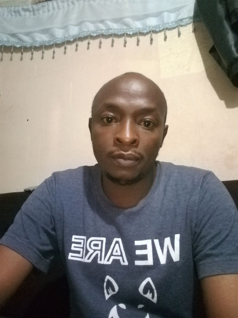 Simon K, 32