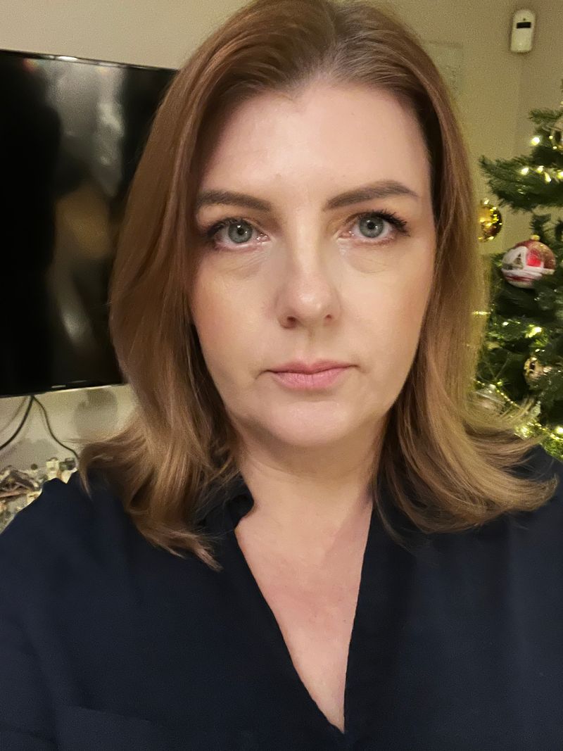 Renata, 48