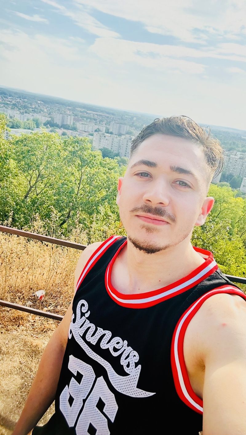 Darius, 28