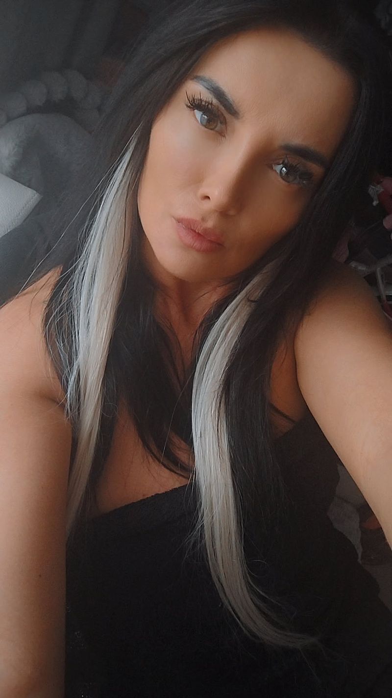 Milena, 40