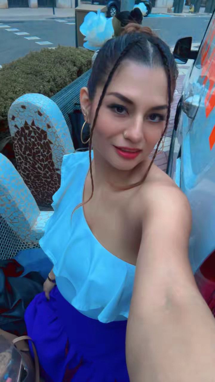 Eli, 34