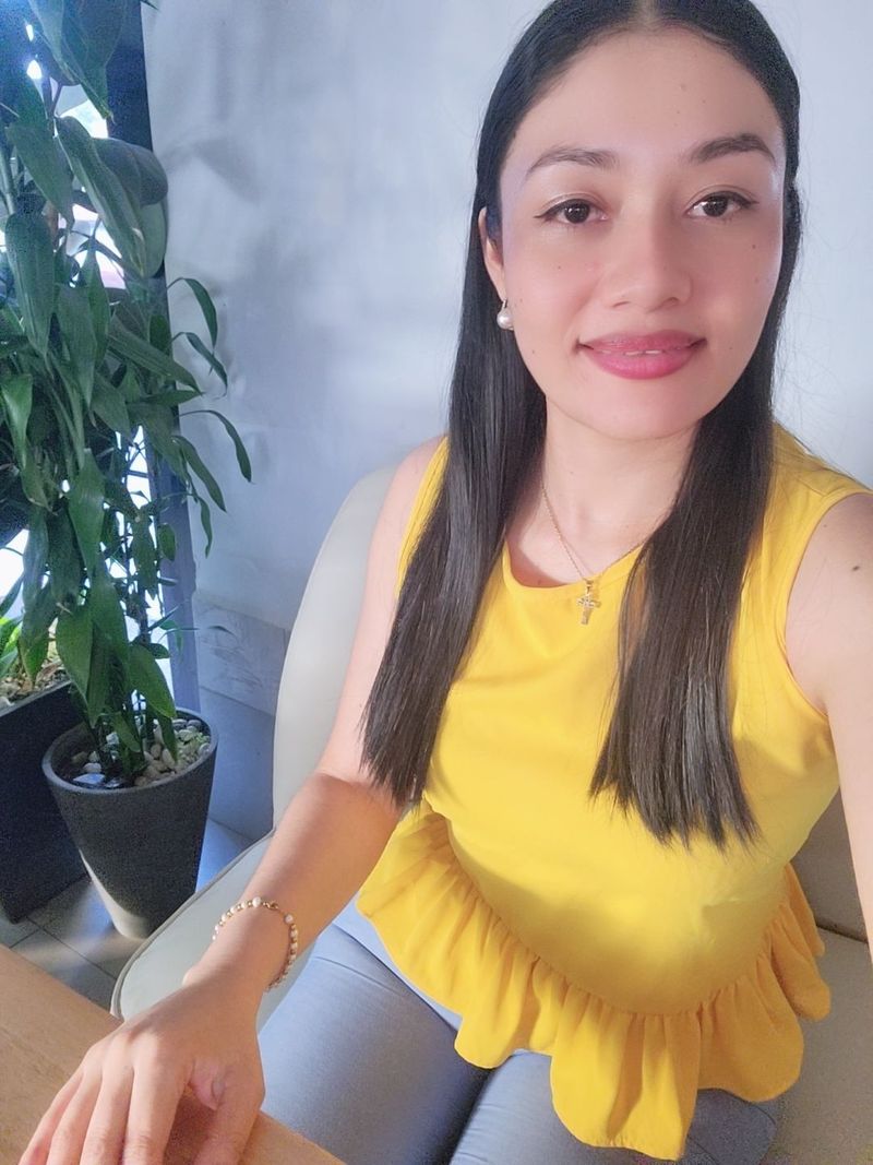 Emma, 29