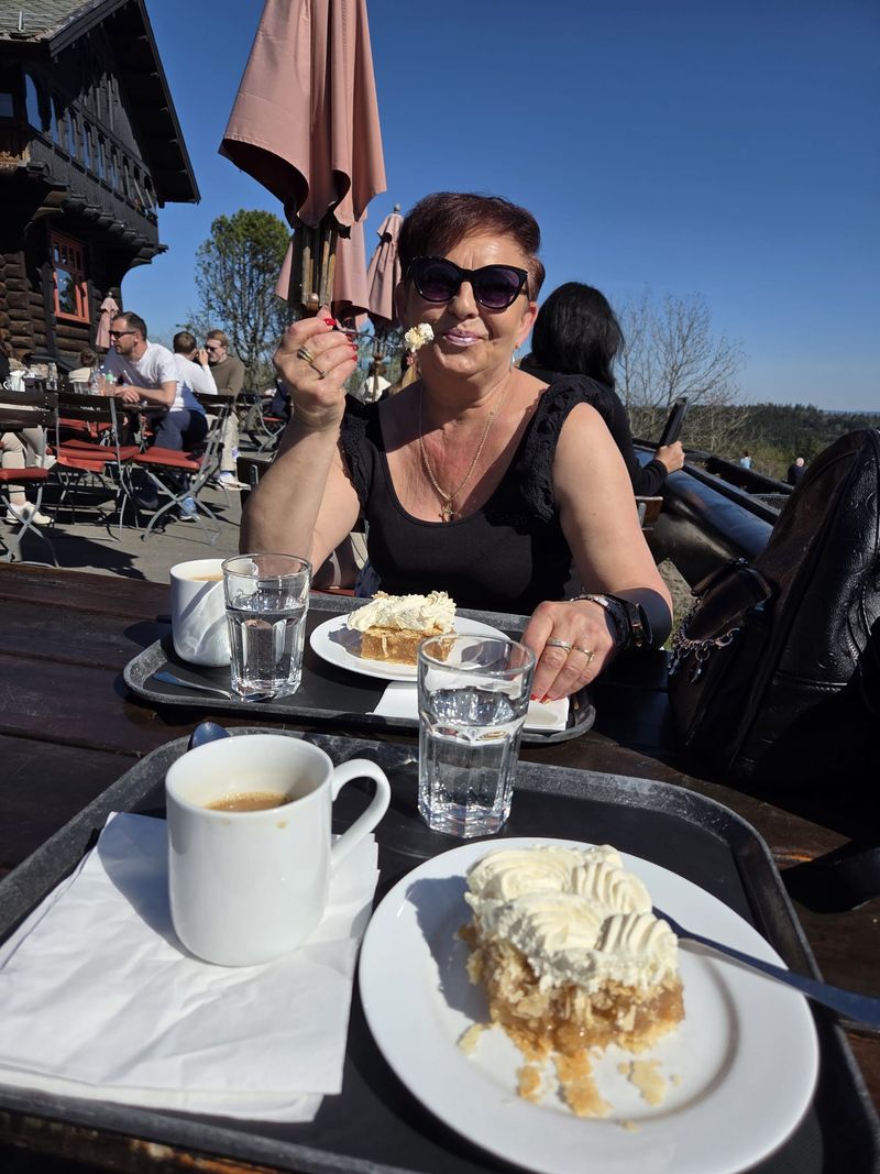 Jola, 59