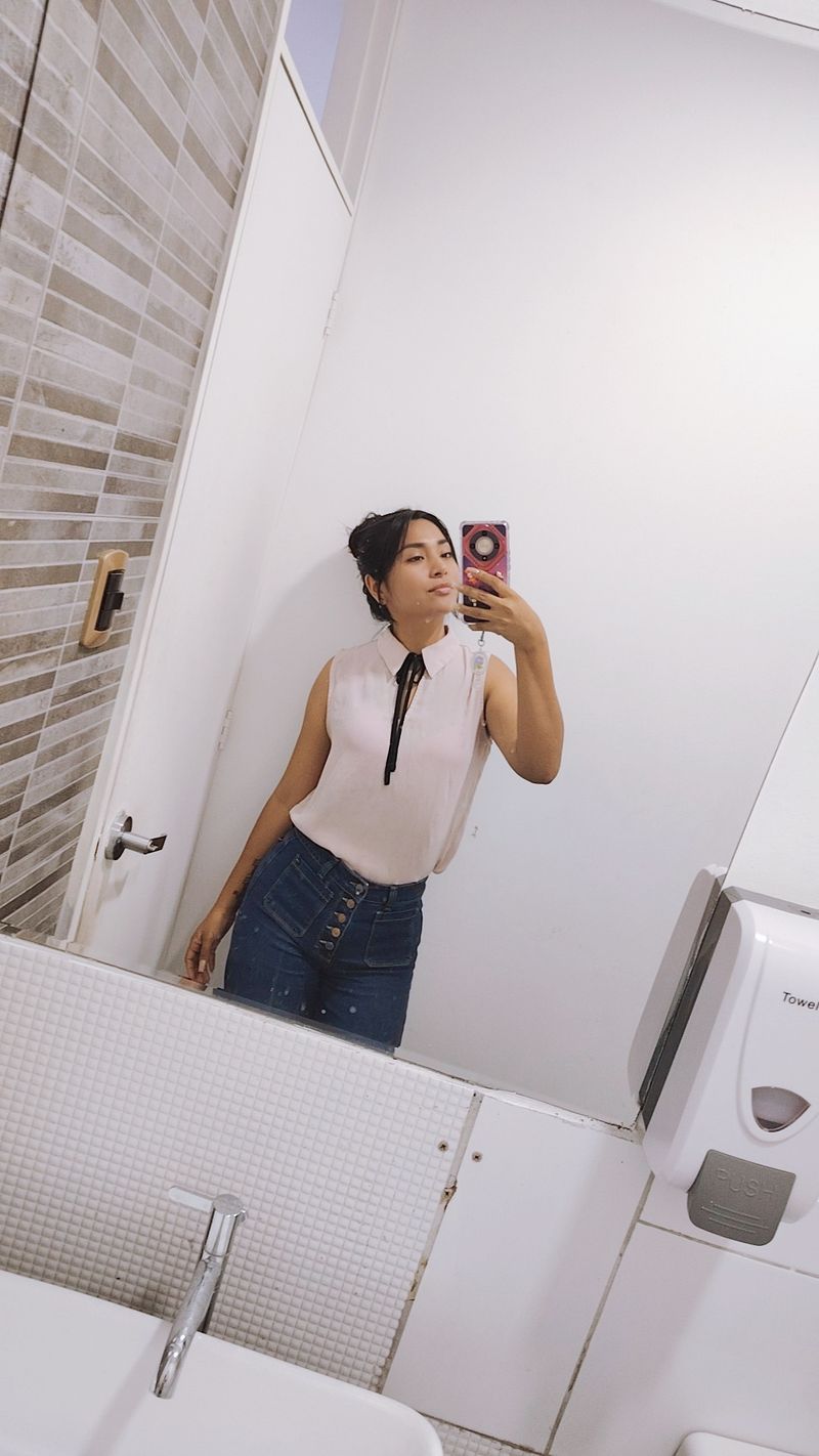 Deb, 30