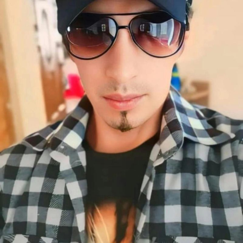 Alex, 47