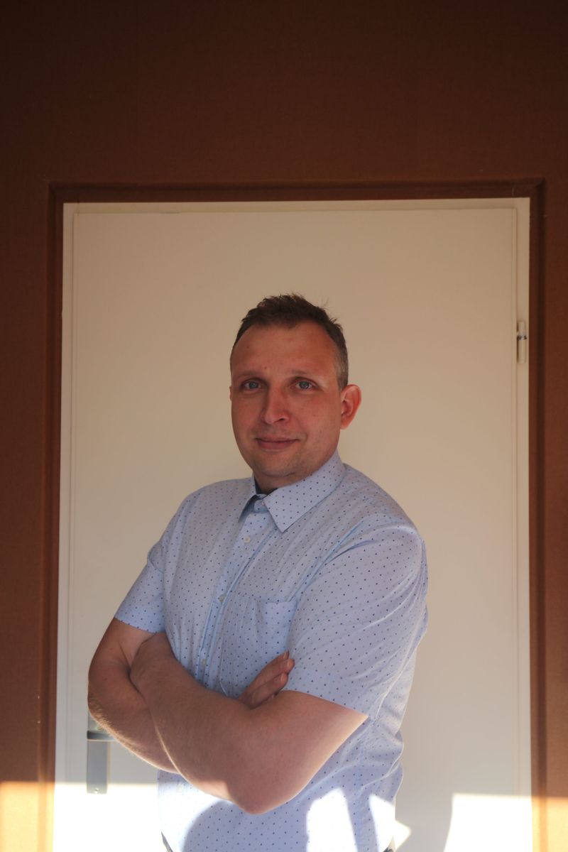 Niko, 40