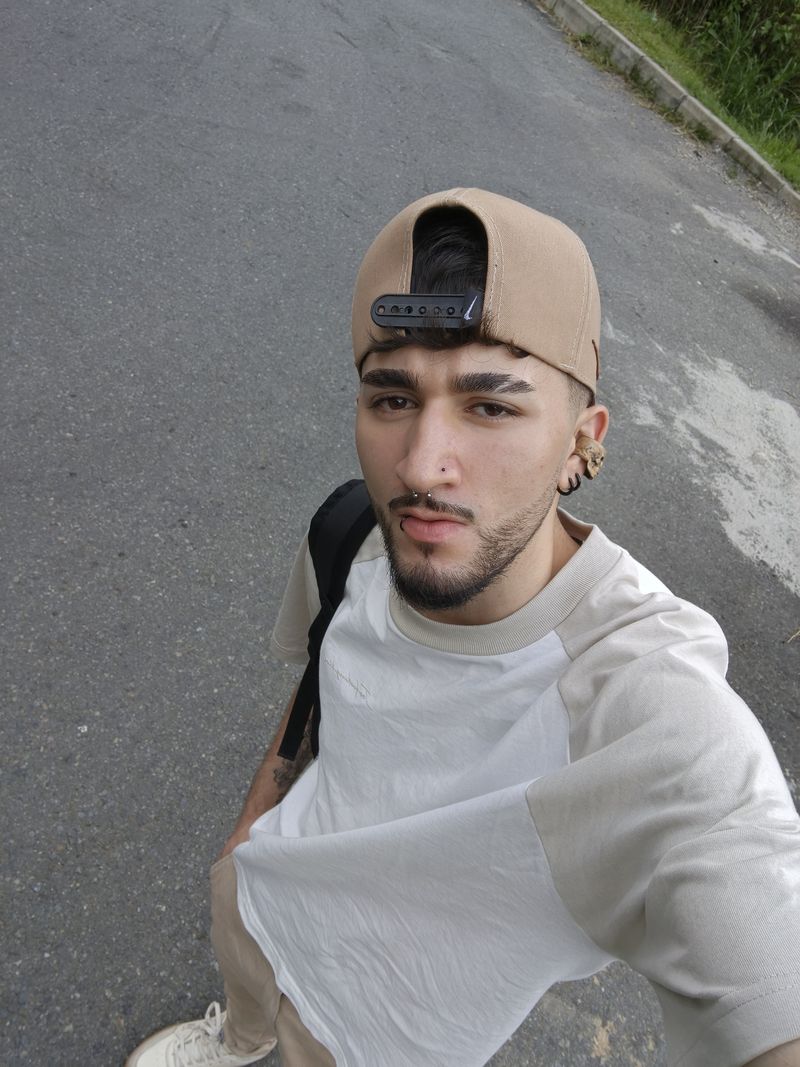 Andros, 25