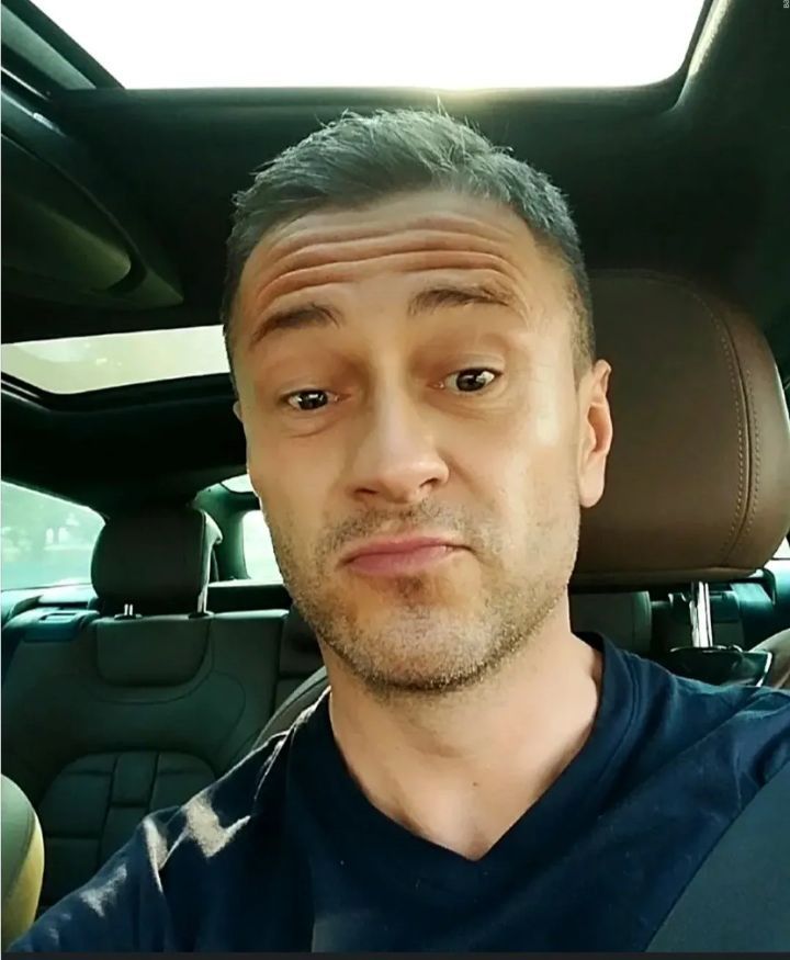 Jacek, 43