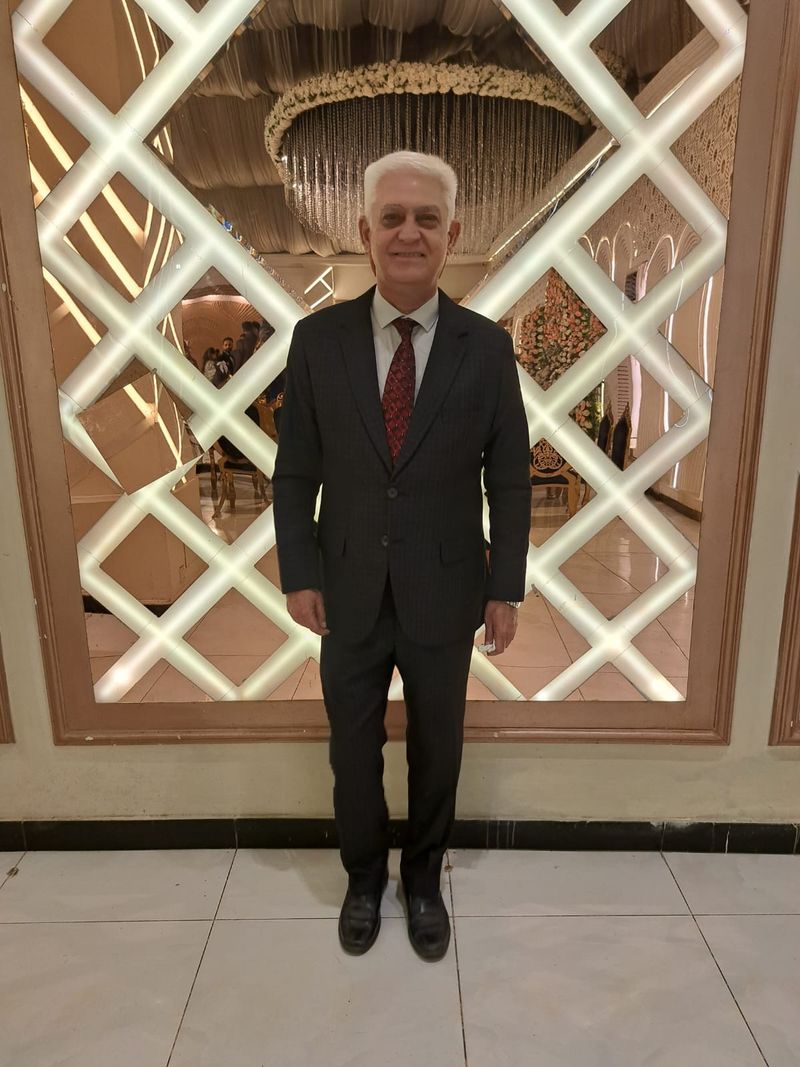 Charlie, 58