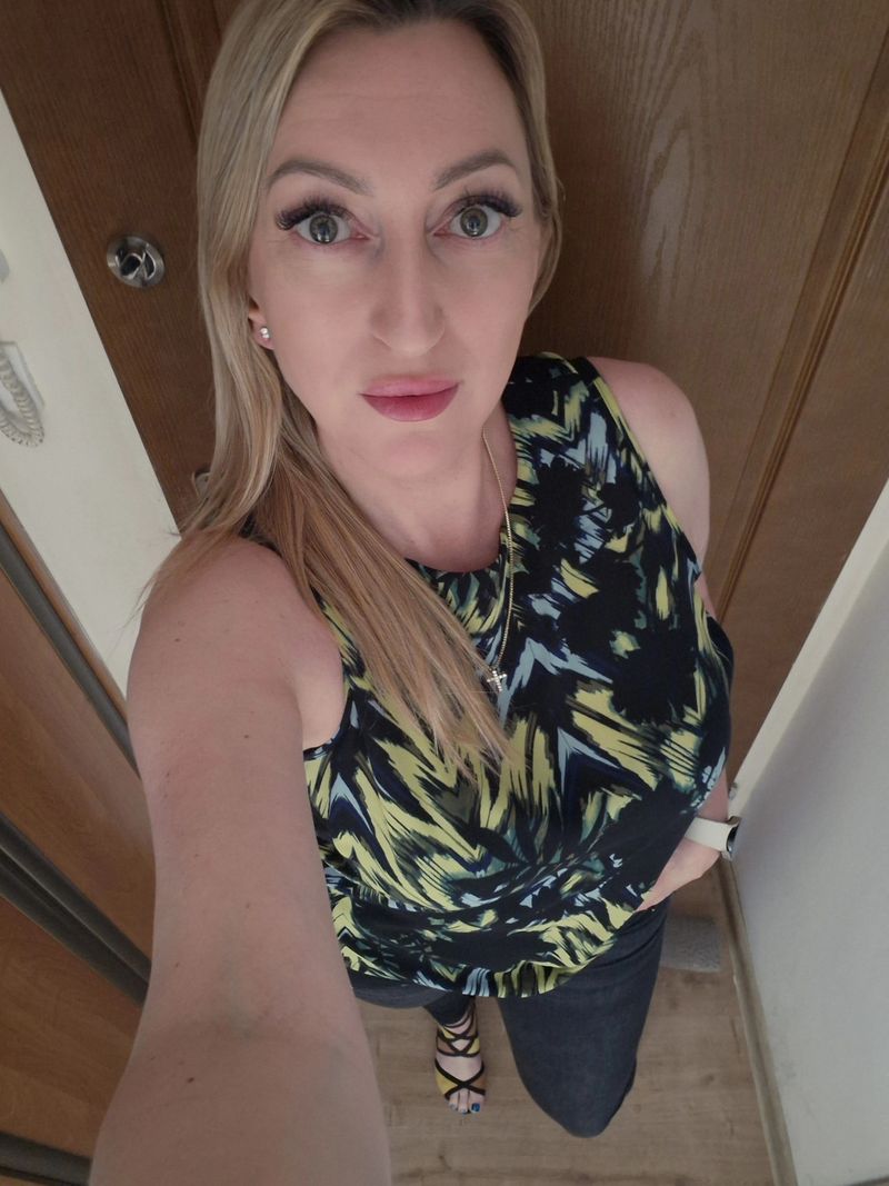 Anna, 42