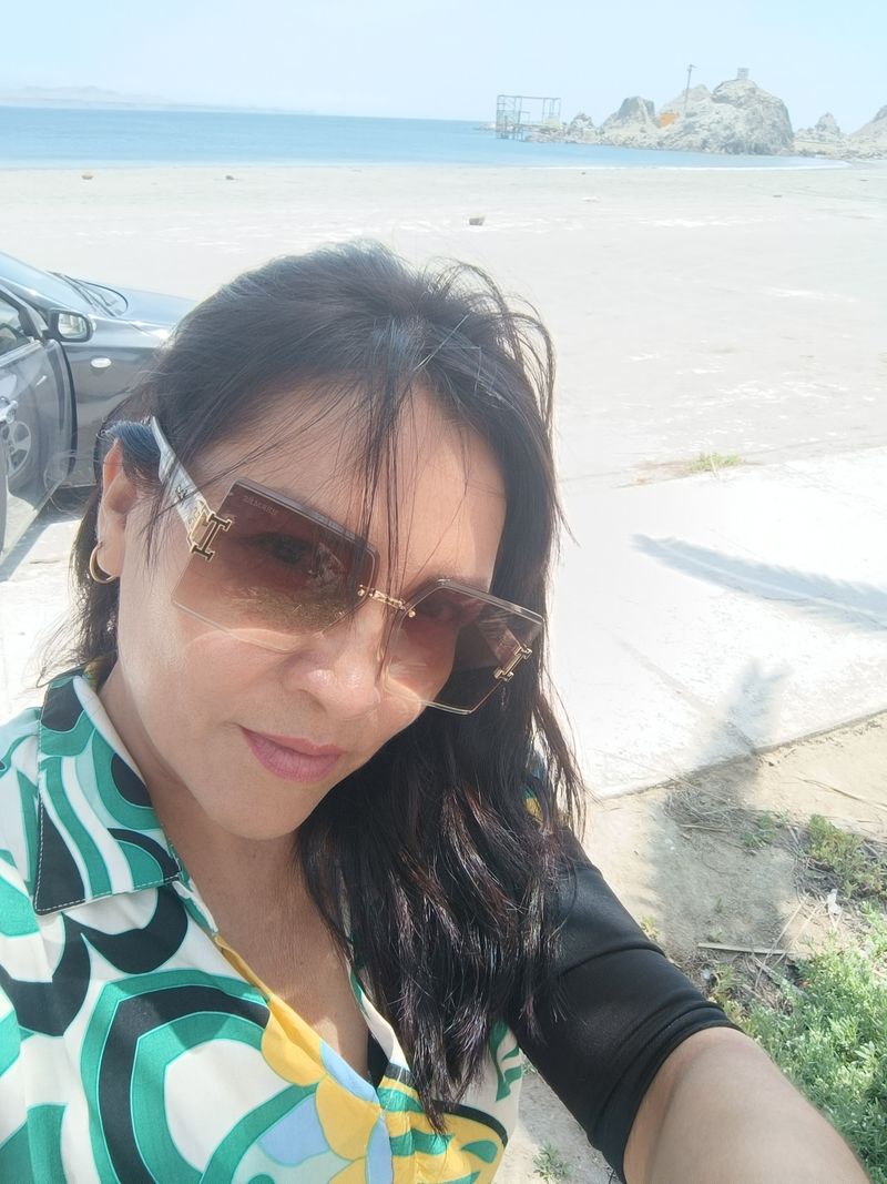 Yamile, 46