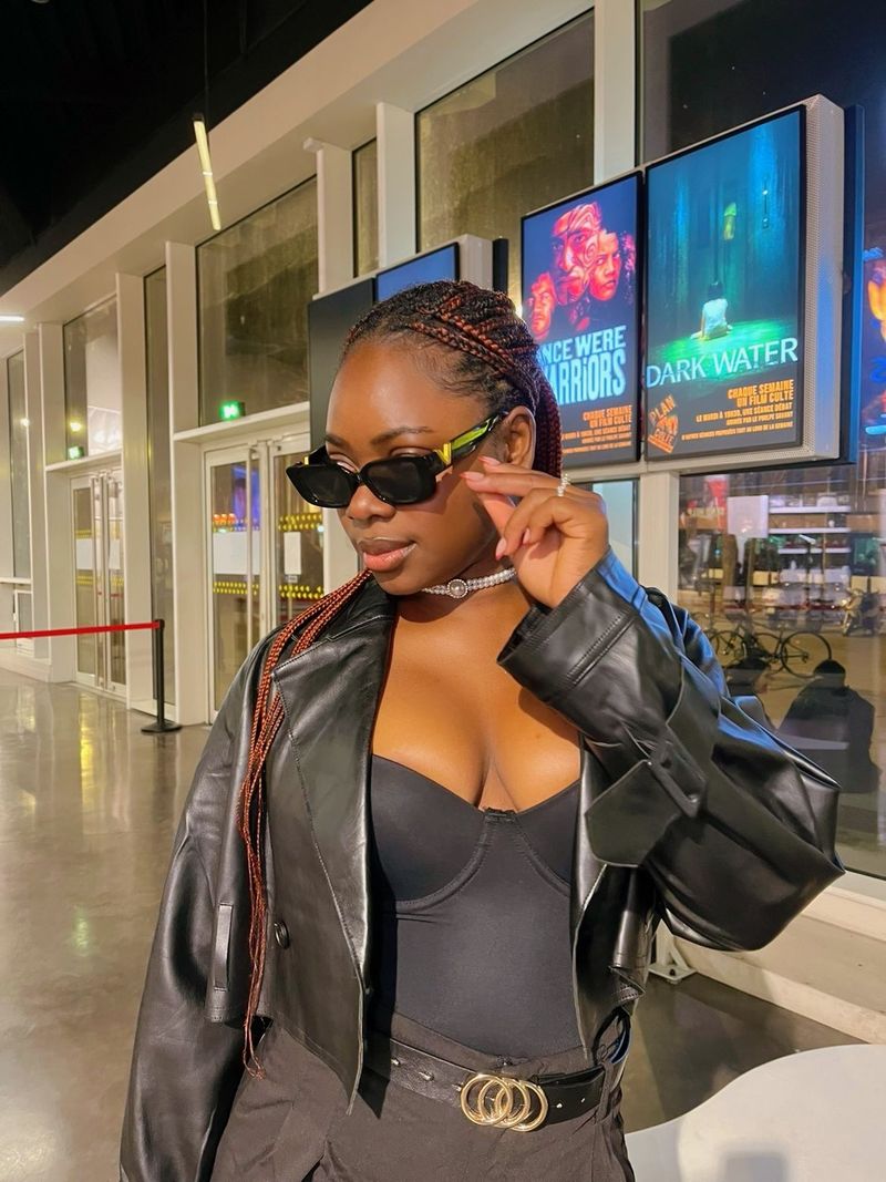 Rolande, 25